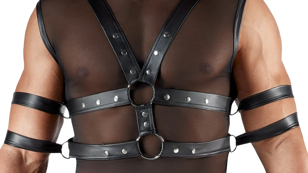 Svenjoyment BONDAGE Set: Ärmeloses Shirt mit transparentem Powernet und verstellbarem Brust-Harness samt sanften Fesseln