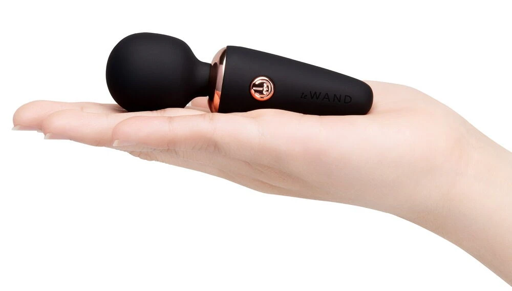 le Wand Mini Microwand, Mini Vibe Microwand von le Wand kompakter Massagestab mit kraftvoller Vibration flüsterleise Bedienung 7 Modi 3 Intensitäten Soft Touch für zuhause und unterwegs