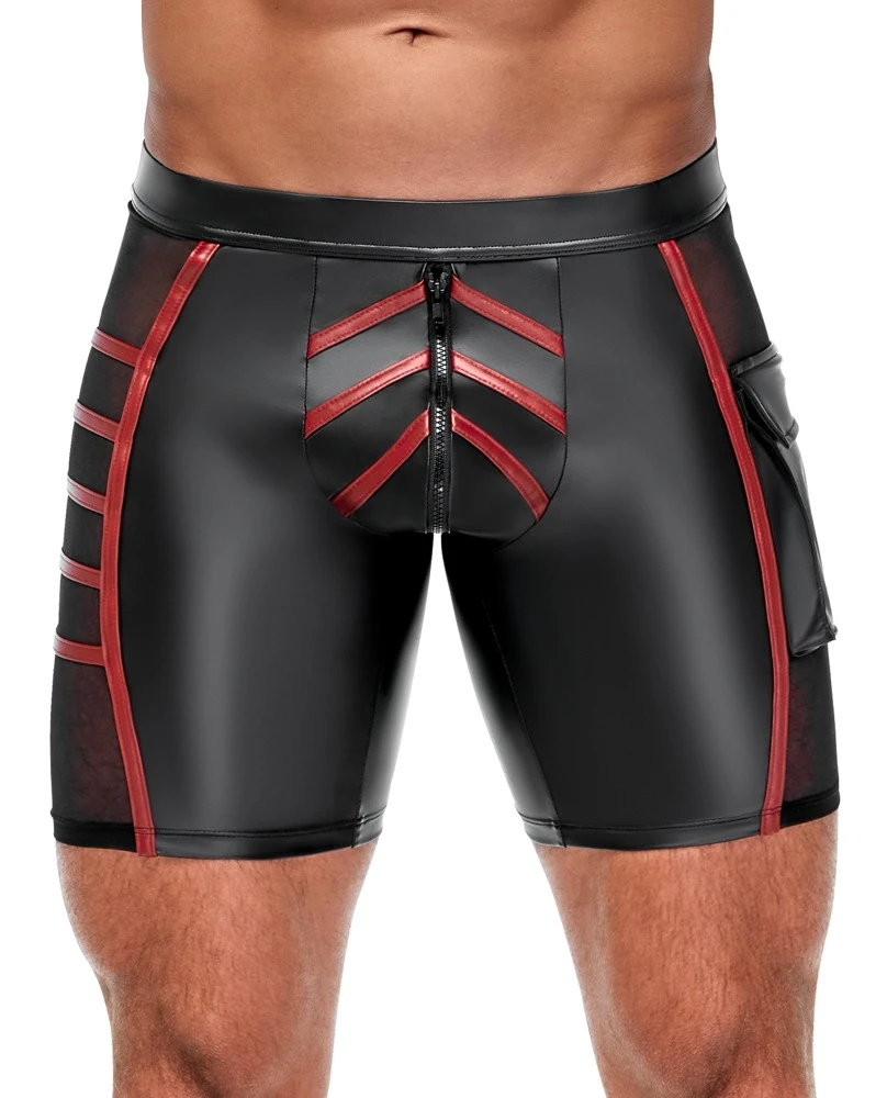 Eng geschnittene Shorts von NEK im schwarzen Mattlook mit roten betonenden Kontrast-Streifen.
