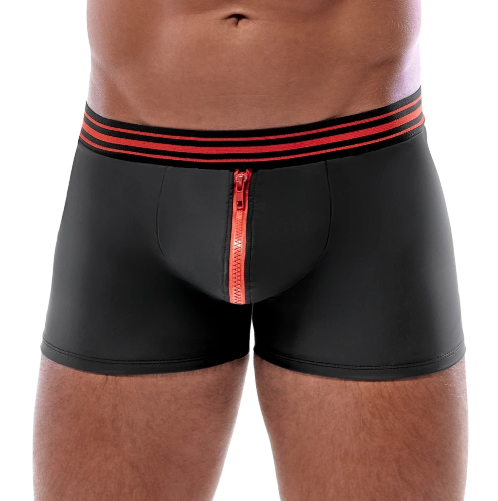 Enge betonende Pants von Svenjoyment im edlen schwarzen Mattlook mit auffälligem roten, unterlegtem Reißverschluss im Beutel.