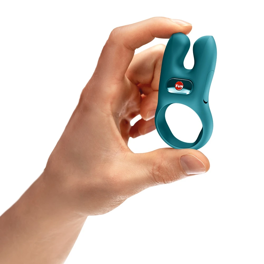 Vibro-Penisring mit 2 Motoren und flexiblen Stimulator-Armen für intensive Doppelstimulation und stärkere Ausdauer