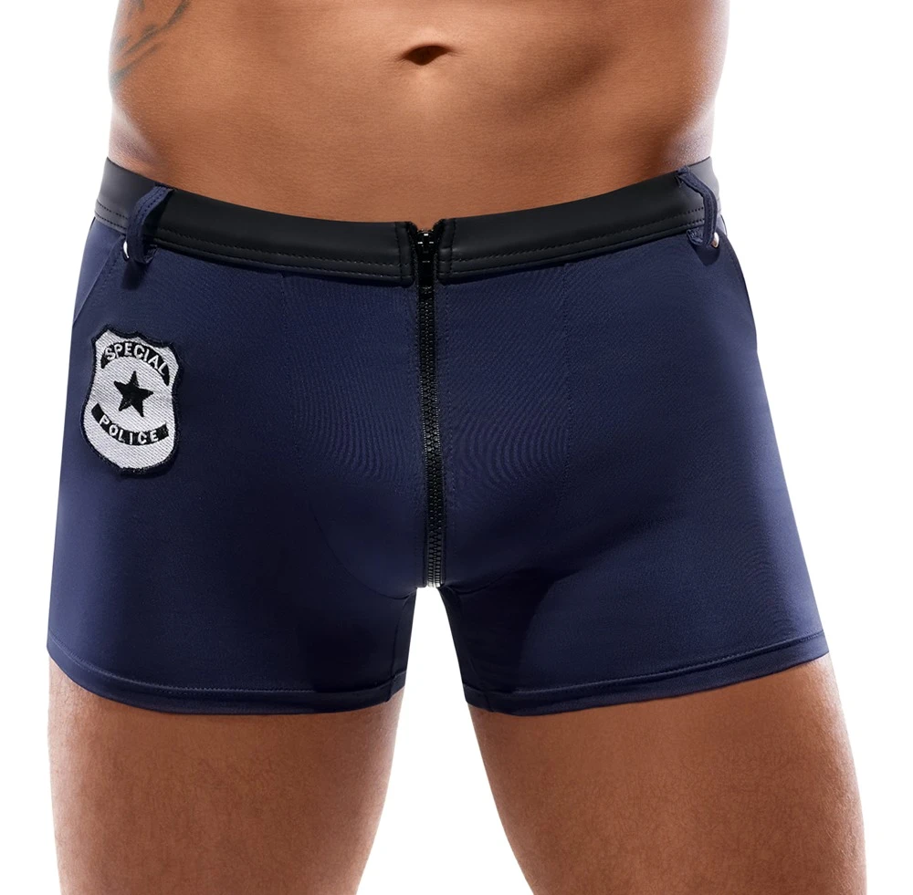 Enge Pants von Svenjoyment im Special Police Style mit auffälligem Emblem vorne.