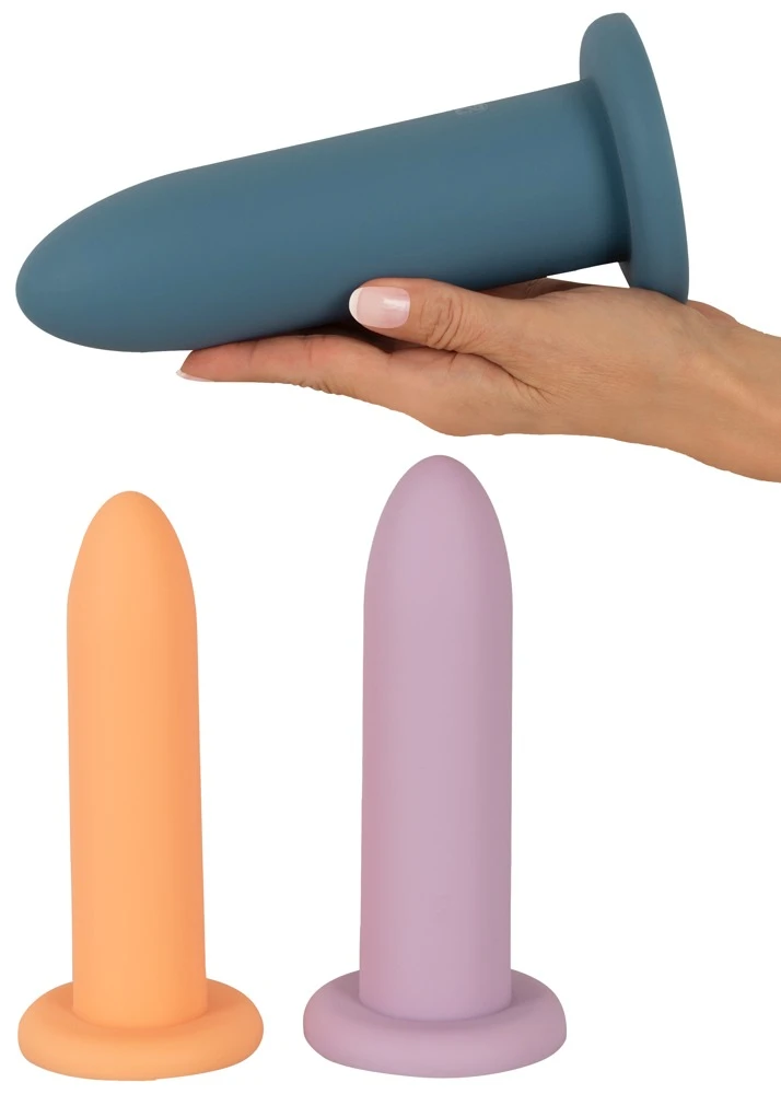 Three In A Row Training Set, Dildo-Set Three in a Row – 3 massive XL-Silikon-Dildos in Pastellfarben mit starkem Saugfuß, biegsam, flexibel und perfekt für erfahrene Nutzer:innen