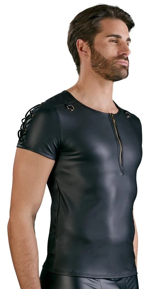 Gerade geschnittenes Shirt im edlen, schwarzen Mattlook mit kurzem Messing-Reißverschluss vorne. An der Schulterpartie mit D-Ringen.