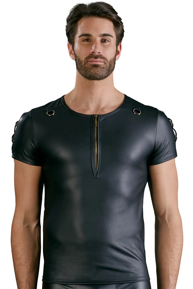 Gerade geschnittenes Shirt im edlen, schwarzen Mattlook mit kurzem Messing-Reißverschluss vorne. An der Schulterpartie mit D-Ringen.