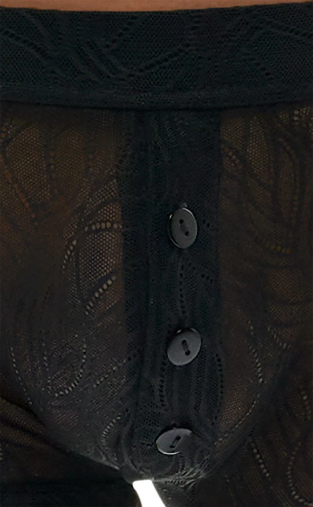 Enge, betonende Pants von Svenjoyment aus feiner weicher Stretch-Spitze mit Webgummibund.