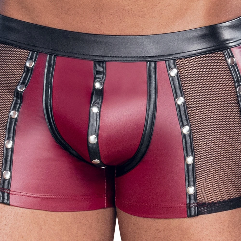 Herren Pants, Pants von NEK im roten Mattlook mit schwarzen Kontrastdetails und seitlichen Netz-Einsätzen, Druckknopfleiste im Beutel und silberfarbenen Nieten für einen markanten Auftritt