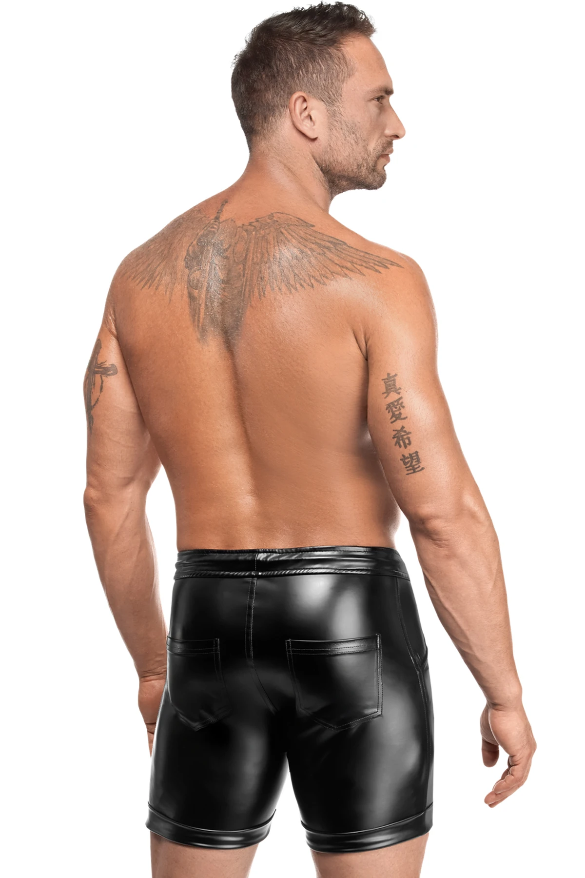Noir Handmade Men – Schwarze Powerwetlook Shorts Rogue H088 mit glatter Oberfläche, flexiblem Sitz, Reißverschluss vorn und verstellbarem Bund für einen markant sexy Look