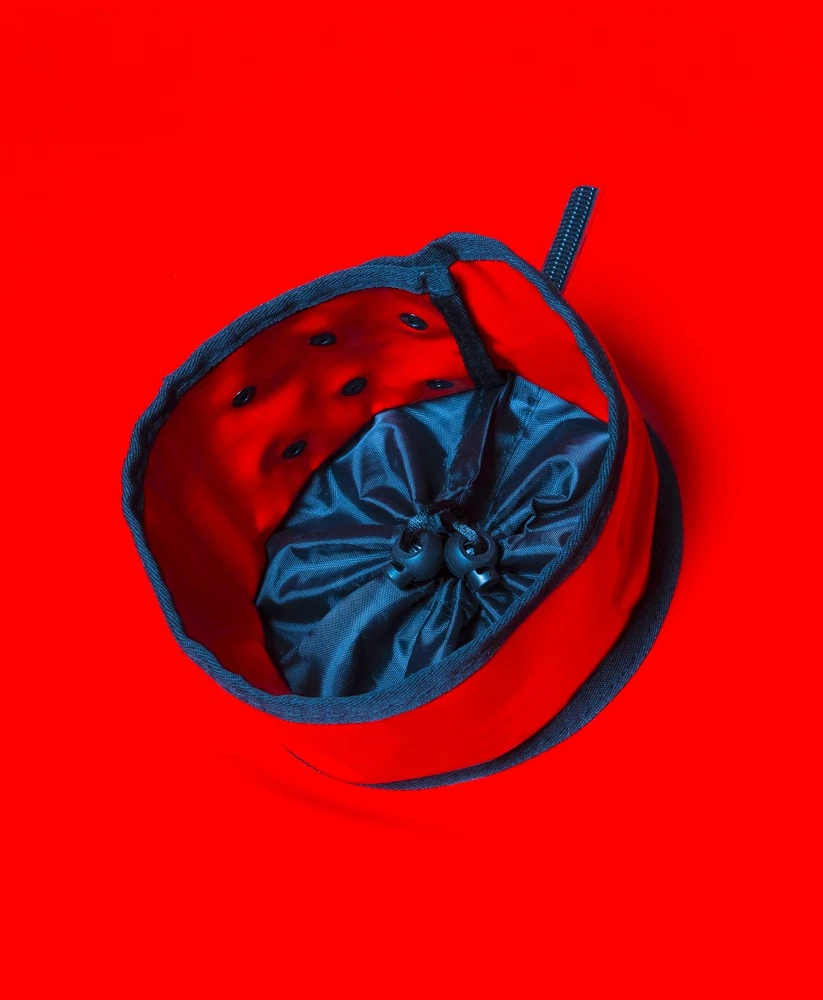 Scandale, Fessel Dich frei – Geschlossene BDSM-Kabine mit 9 Öffnungen, Fesseln, Licht & Lüftung für dunkle Fantasien