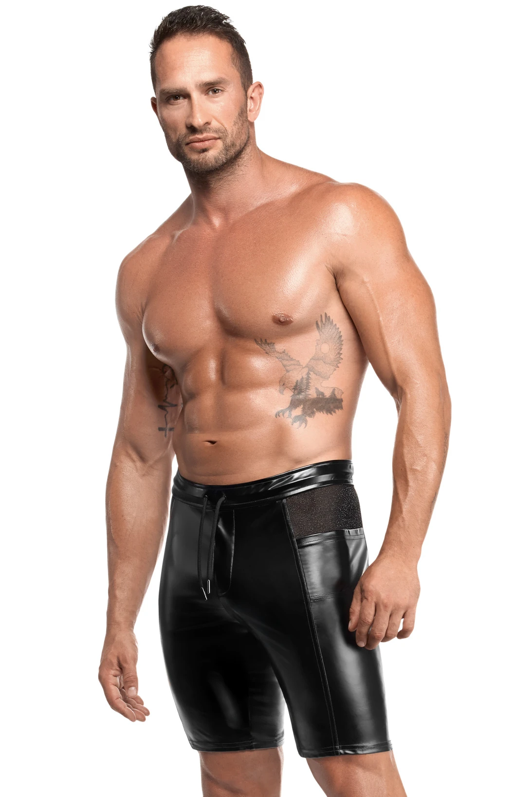 Schwarze Herren Kinky Shorts Onyx Hybrid H089 aus Powerwetlook mit Mesh-Einsätzen, seitlichen Taschen, Reißverschluss vorne, elastischem Bund und Kordelzug für figurbetonten Sitz von Noir Handmade Men