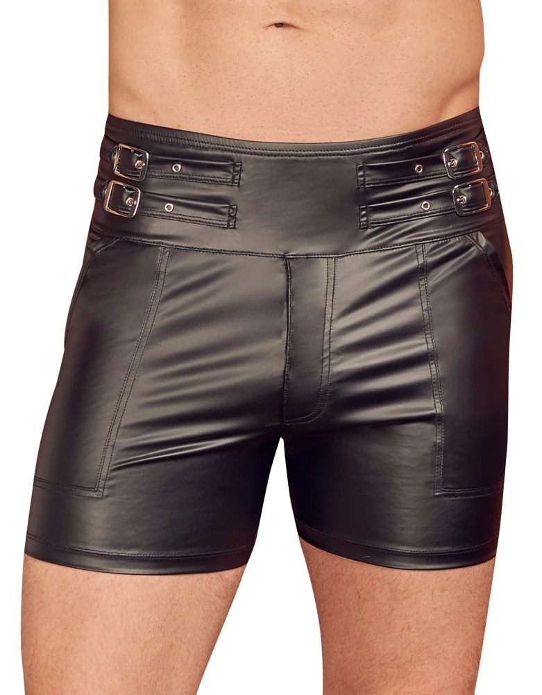 Schwarze Shorts von NEK im trendigen Mattlook mit extra hohem Bund, der jeweils seitlich mit zwei verstellbaren Schnallenriemen versehen ist.