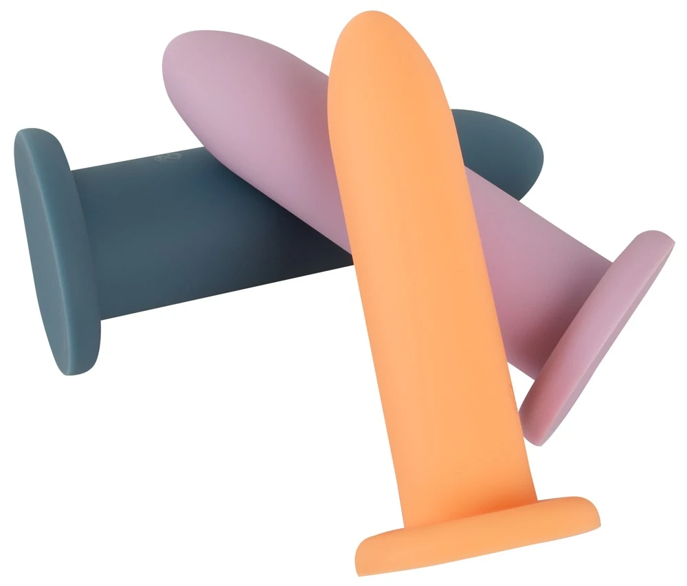 Three In A Row Training Set, Dildo-Set Three in a Row – 3 massive XL-Silikon-Dildos in Pastellfarben mit starkem Saugfuß, biegsam, flexibel und perfekt für erfahrene Nutzer:innen