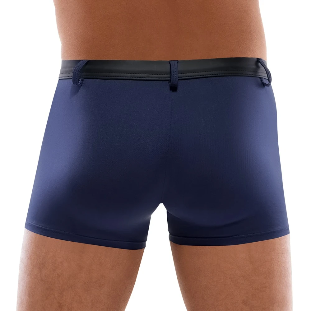 Enge Pants von Svenjoyment im Special Police Style mit auffälligem Emblem vorne. Enge Pants von Svenjoyment im Special Police Style mit auffälligem Emblem vorne.