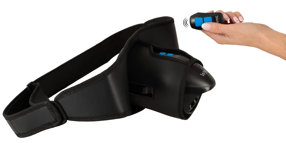 WYNE Strap-On Masturbator, WYNE Remote Controlled Strap-on Masturbator 13 – Aufreizender Umschnall-Masturbator mit Vibration, Stroking & Fernbedienung