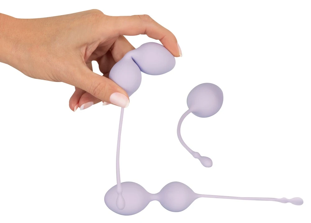 ELORIN Loveball Trainingsset von beau cœur mit drei Liebeskugeln in unterschiedlichen Größen und Gewichten für individuelles, diskretes Beckenboden-Training mit elastischen Rückholbändern für Einsteigerinnen und Geübte