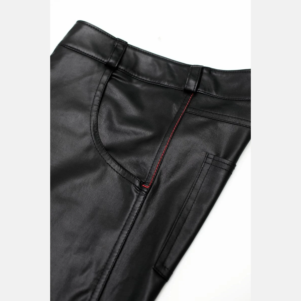 Herren Shorts aus flexiblem Wetlook von Regnes Fetish Planet