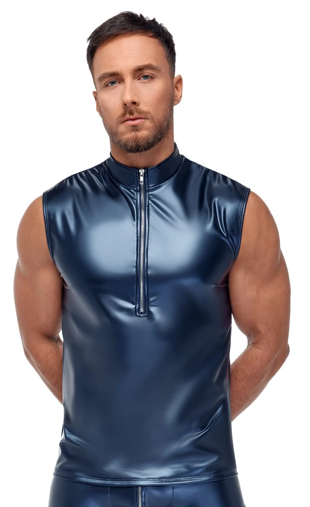 Blaues Shirt von NEK im trendigen Metallic-Mattlook. Ärmellos, eng und körperbetont geschnitten.Mit kleinem Stehkragen und silberfarbenem Reißverschluss vorne.