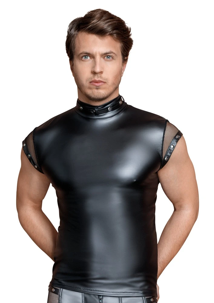 Schwarzes Shirt von NEK im betonenden Mattlook mit nietenbesetztem Halsfessel-Riemen, der auch abgenommen werden kann.
