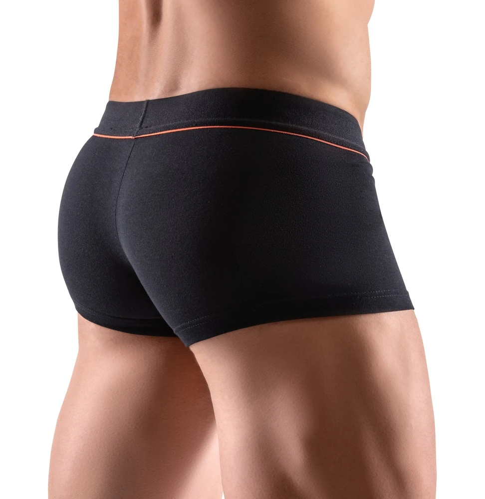 Schwarze, eng geschnittene Pants von Svenjoyment mit rasantem roten Streifen unter dem weichen Webgummibund.
