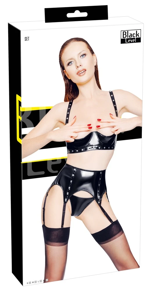 3-teiliges Set von Black Level bestehend aus leicht gefütterter Bügel-Hebe, Strapsgurt und String. Alles komplett im schwarzen Lackglanz.