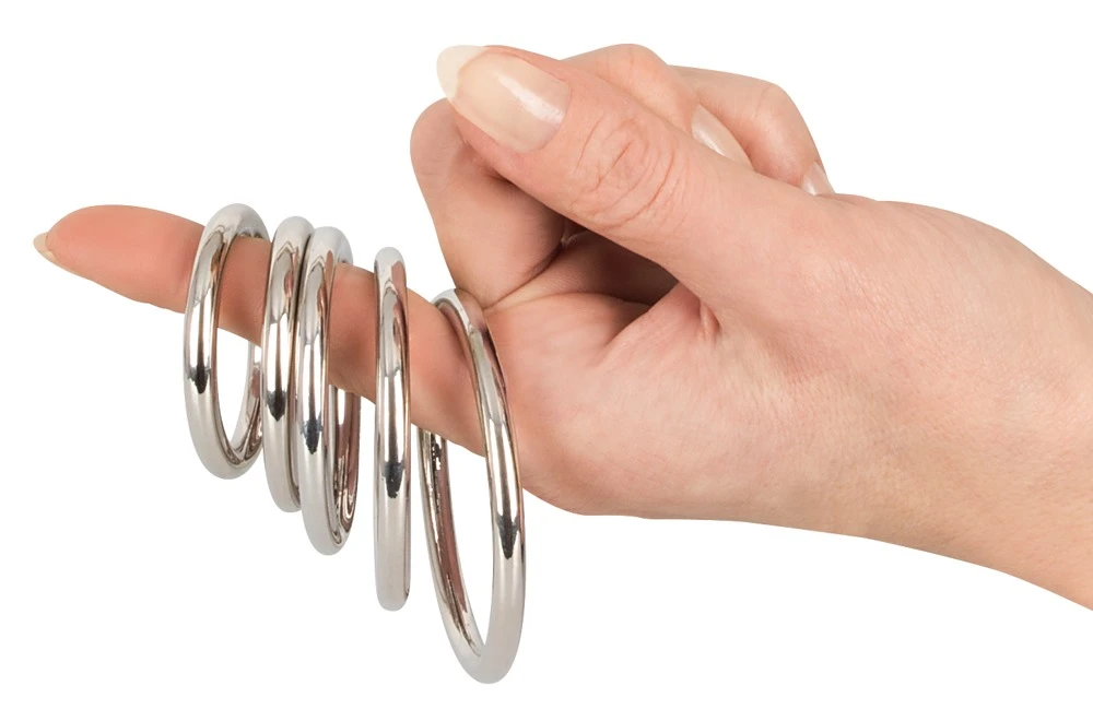 5-teiliges Penis-/Hodenring-Set Professional von Bad Kitty für eine starke männliche Performance mit aufregender Optik.