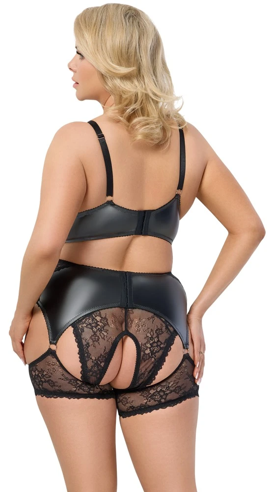 Cottelli CURVES Verführerisches Spitzen-Set von Cottelli CURVES mit roségoldenen Akzenten, bestehend aus Soft-BH, Slip ouvert und Strapsgürtel