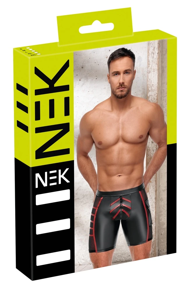 Eng geschnittene Shorts von NEK im schwarzen Mattlook mit roten betonenden Kontrast-Streifen. Eng geschnittene Shorts von NEK im schwarzen Mattlook mit roten betonenden Kontrast-Streifen.