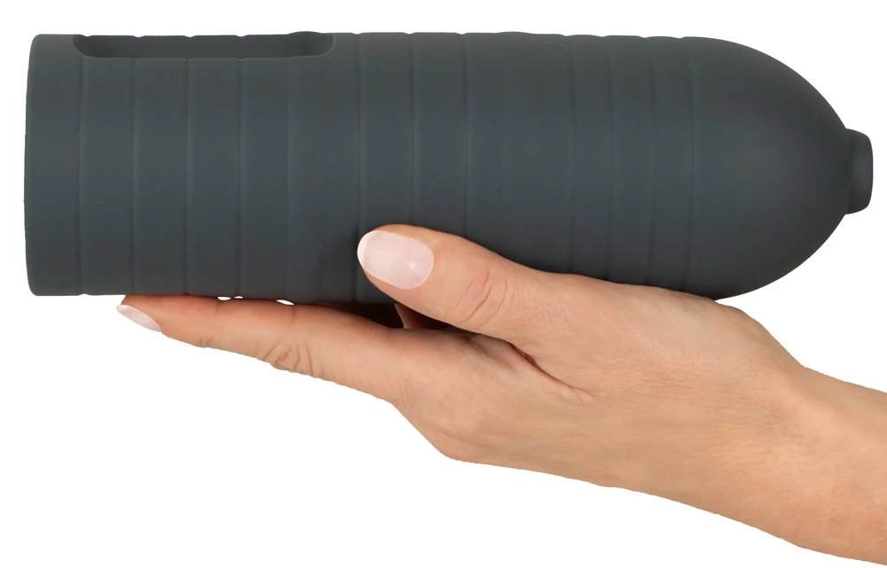 Suck-O-Mat 3 Perf. Sleeve XL, (Ersatz-) Sleeve für Suck-O-Mat 3 XL aus seidig-softem Silikon mit Performance Ringen für intensivere Stimulation und optimalen Halt