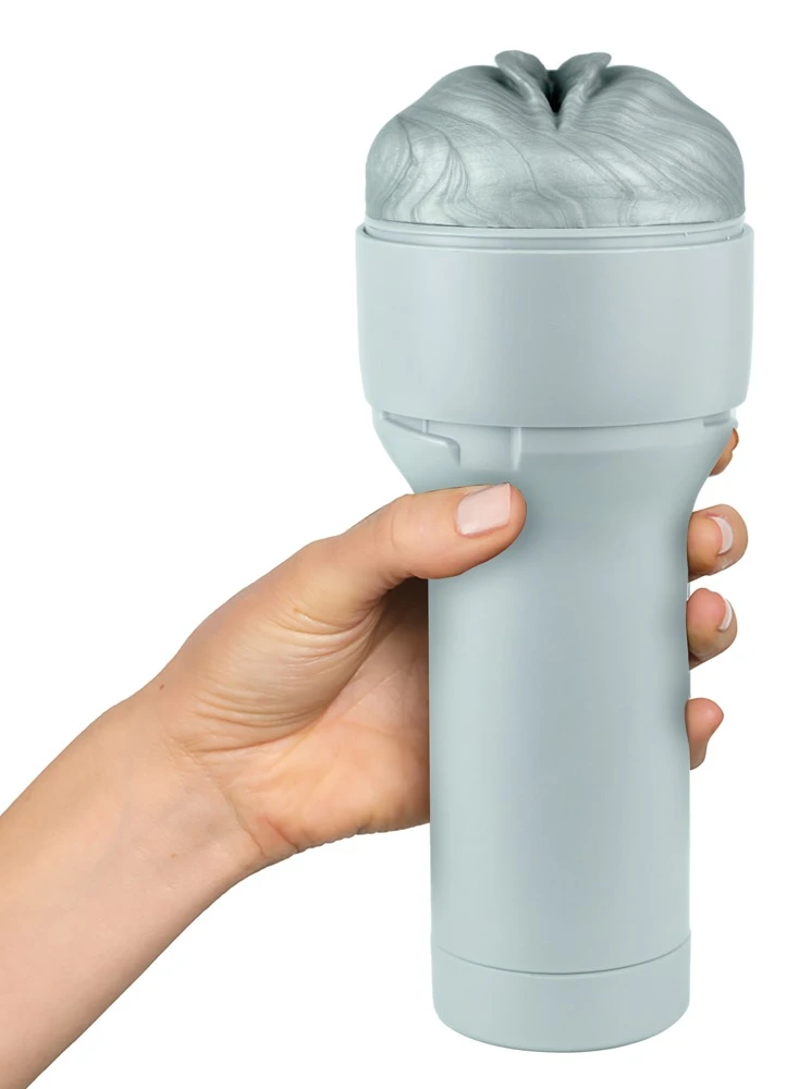 Feel Argenta Kiros, Silver Cyborg Argenta Masturbator in realistischer Vagina-Optik mit hautähnlichem Silver Skin Softmaterial, intensiver Noppenstruktur und diskretem Gehäuse für kraftvolle erotische Stimulation im futuristischen Style