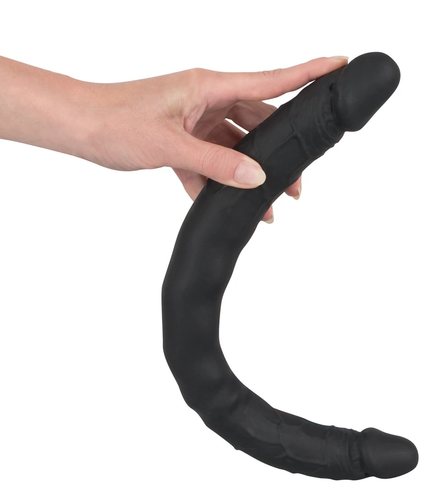 Bad Kitty Doppeldildo im Naturlook angenehm biegsam und bietet gleich 2 Eicheln mit unterschiedlichem Durchmesser.