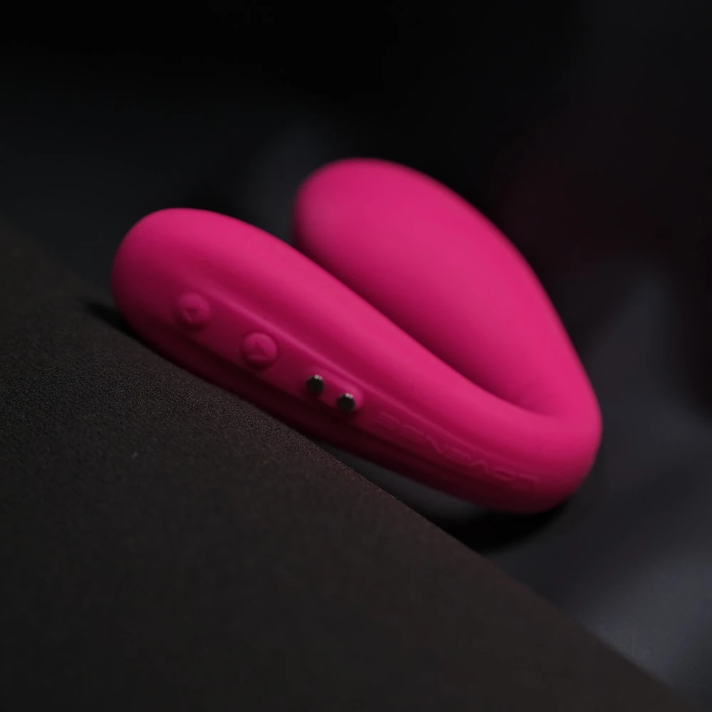 Dolce, Lovense Doppelvibrator mit App-Steuerung für intensive G-Zonen- & Klitoris-Vibrationen freihändig genießen