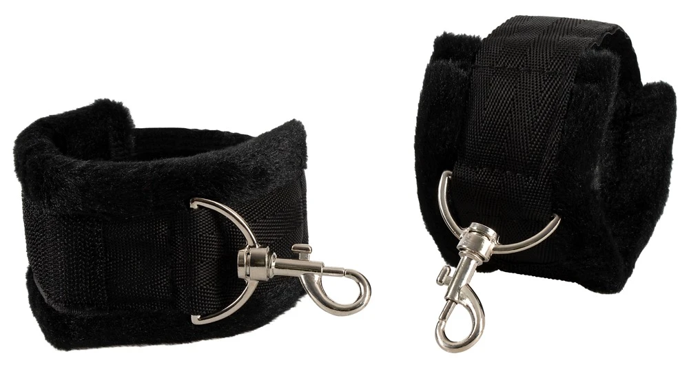 Kombinierte Fessel von Bad Kitty, die Hals/Nacken, Hände und Füße involviert. Fessel-Manschetten innen mit weichem Plüsch gefüttert.
